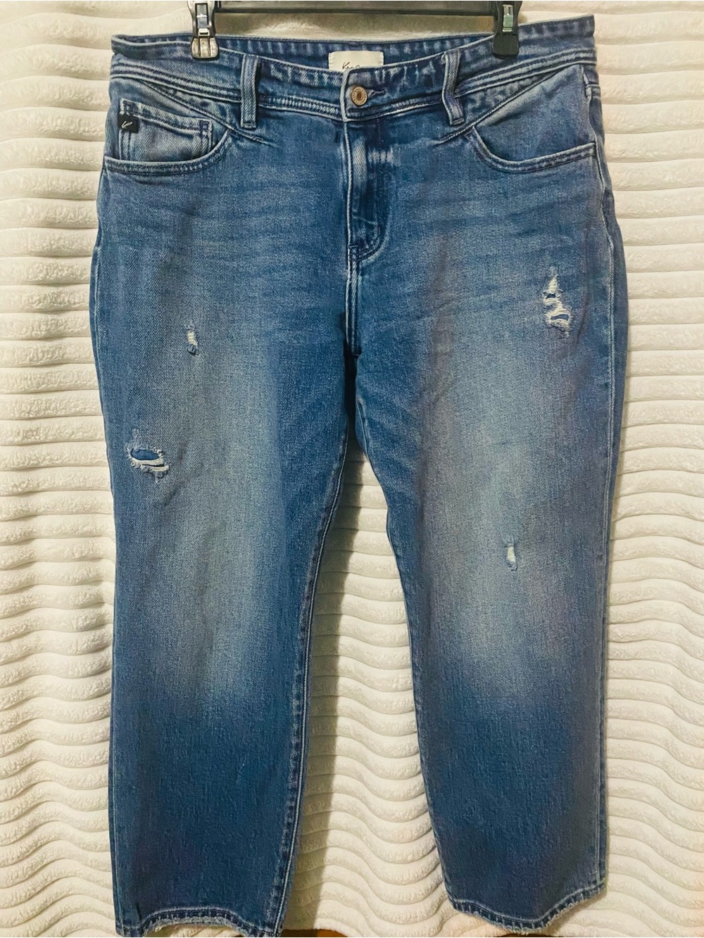 KanCan Medium Blue Distressed Cropped Ankle Jeans